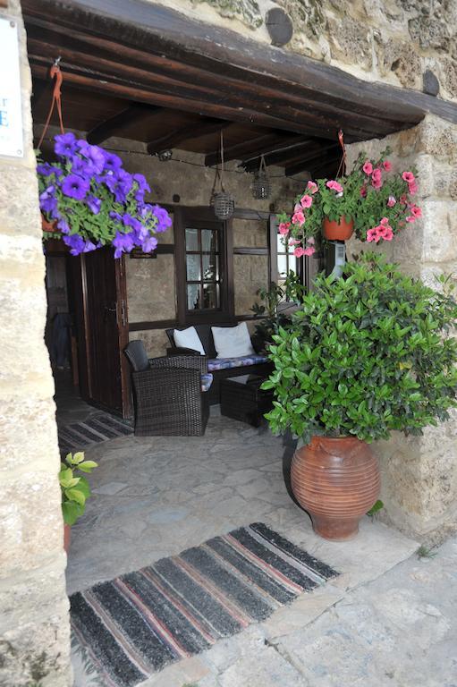 אדסה Varosi Guesthouse מראה חיצוני תמונה