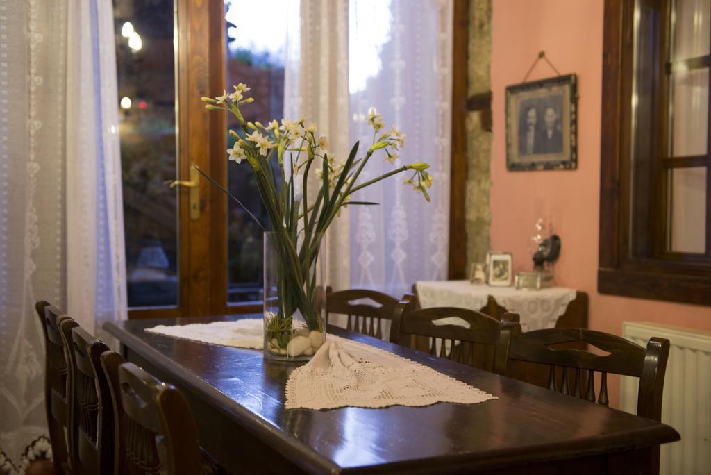 אדסה Varosi Guesthouse מראה חיצוני תמונה
