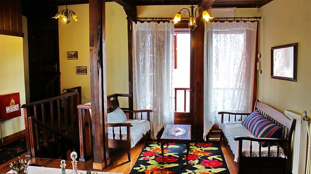 אדסה Varosi Guesthouse מראה חיצוני תמונה