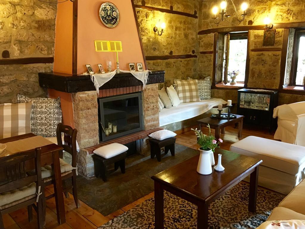 אדסה Varosi Guesthouse מראה חיצוני תמונה