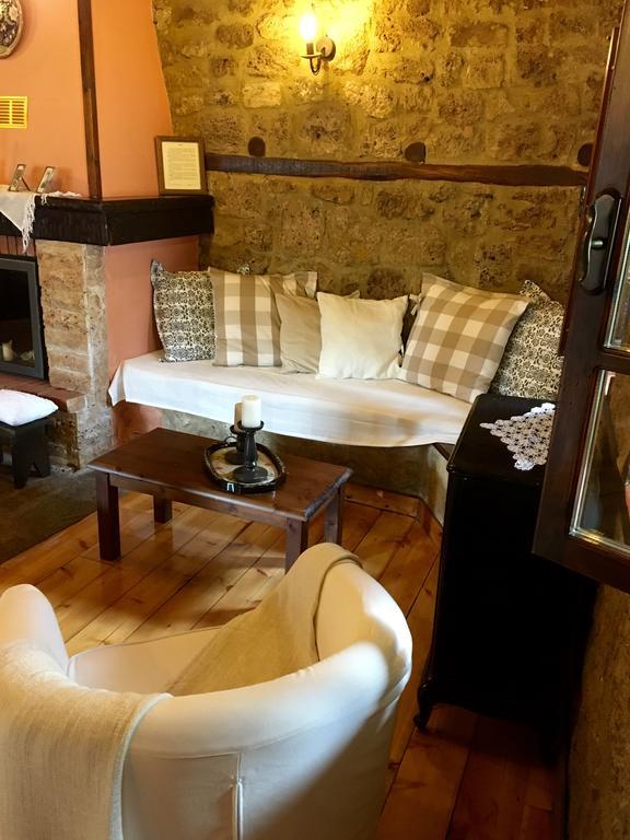 אדסה Varosi Guesthouse מראה חיצוני תמונה