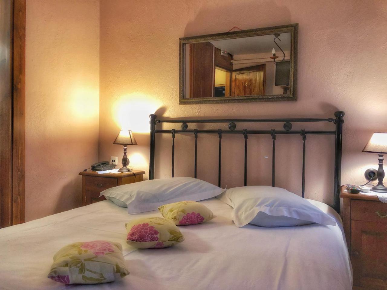 אדסה Varosi Guesthouse מראה חיצוני תמונה