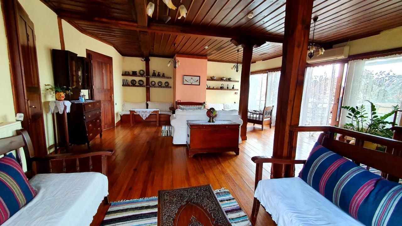 אדסה Varosi Guesthouse מראה חיצוני תמונה