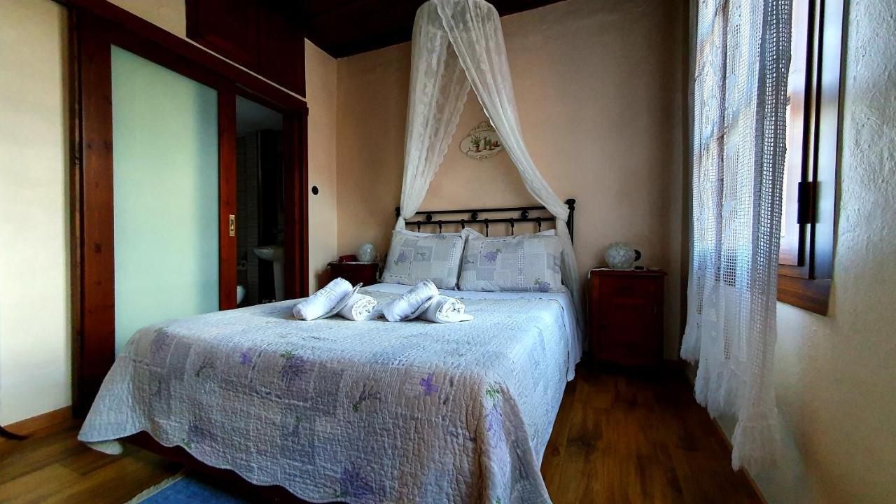 אדסה Varosi Guesthouse מראה חיצוני תמונה